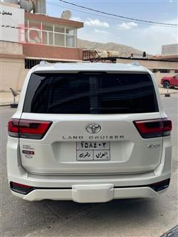 تۆیۆتا لاند کروزەر